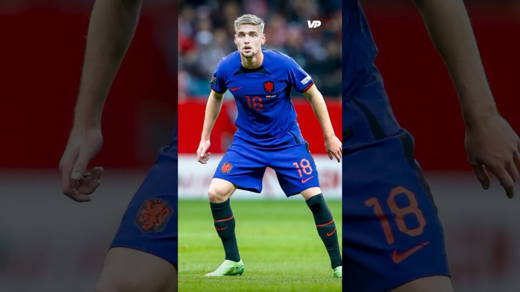 Wat denk jij: gaat Kenneth Taylor mee naar het EK? 🔸 #ajax