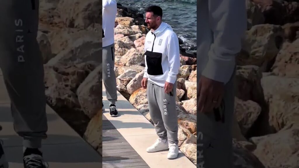 Messi having fun with his friends￼📸❤