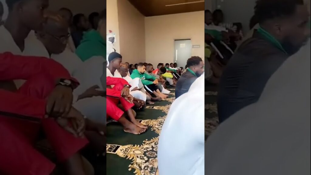 Nampalys Mendy et Iliman Ndiaye à la mosquée