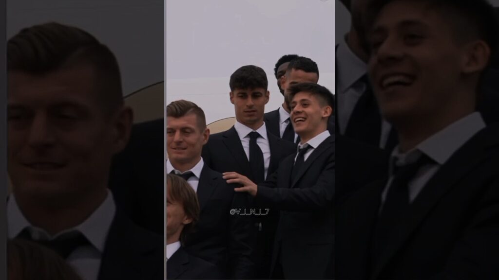 يعاملون غولر كأنه ولد صغير ❤🔥