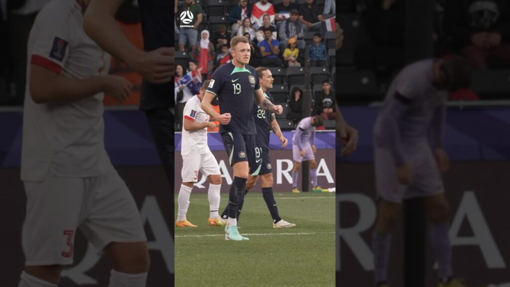 Harry Souttar’s marauding run from defence 🏃‍♂️💨🥵 #socceroos #asiancup2023 #shorts