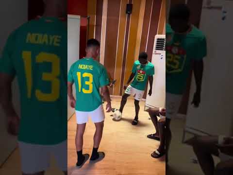 Nicolas jackson, Ilimane Ndiaye et Lamine Camara  entrain de jouer lors du séance de shooting🇸🇳📸