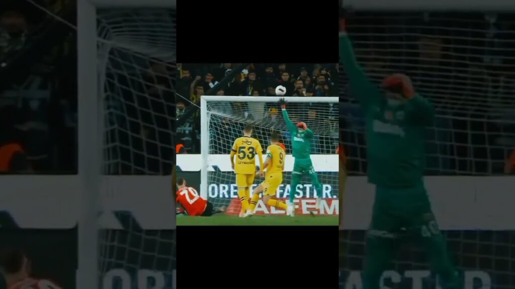 Gaziantep - Fenerbahçe maçı son dakika Livakovic kurtarışı ve takımın Livakovic ' i kutlaması