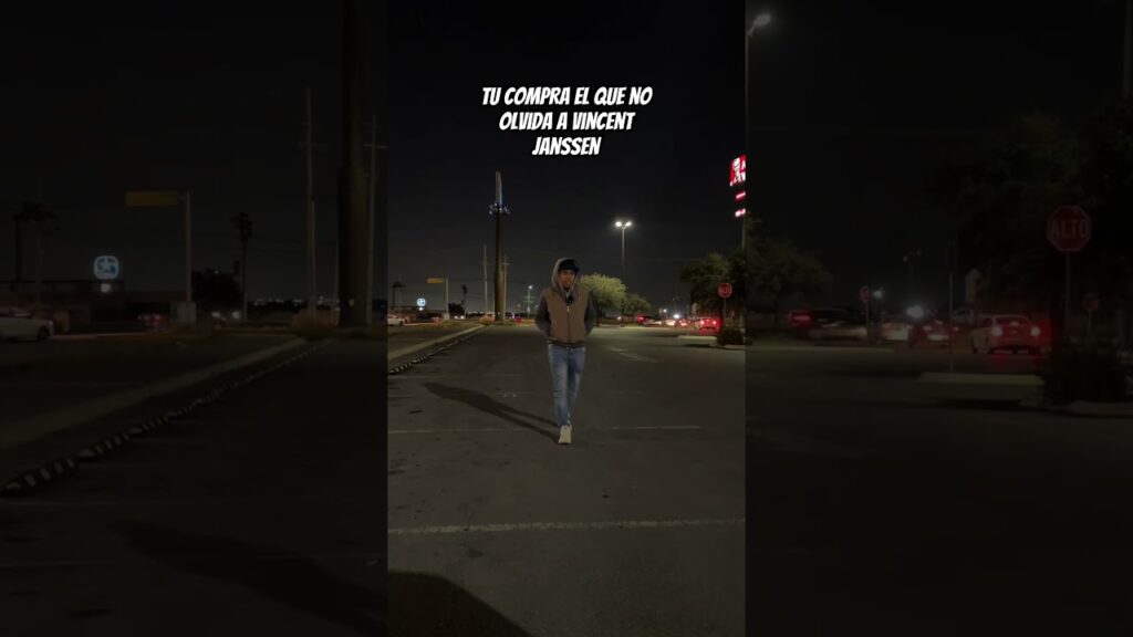 Con este clima Vincent Janssen jugaba con ganas en Rayados