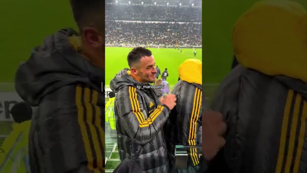 Vlahovic e Kostic prima prendono in giro Gatti poi gli sputano dell’acqua addosso😂🤍🖤(Marioparisi)