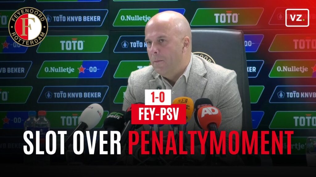 Arne Slot reageert op veelbesproken penaltymoment tijdens Feyenoord - PSV