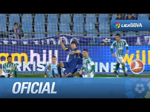 Cabezazo de Pezzella que desvía Guaita