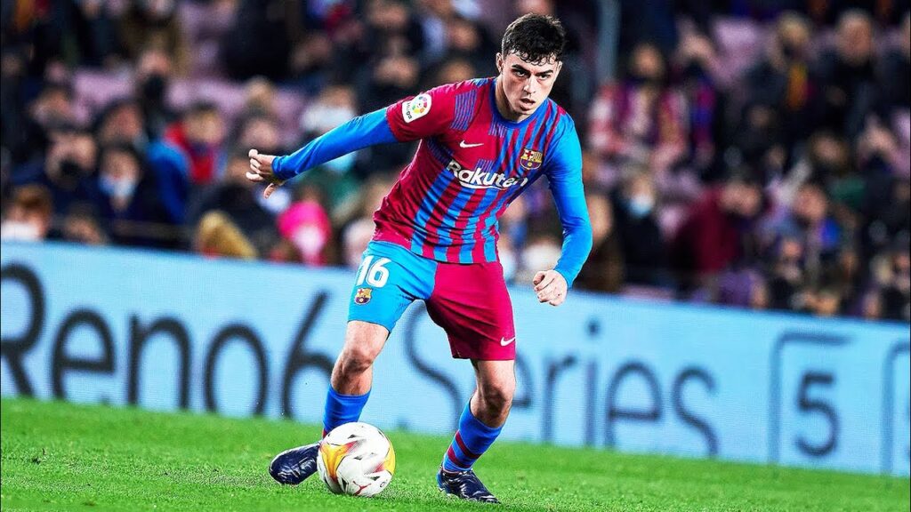 Pedri Just Plays Beautiful Football..