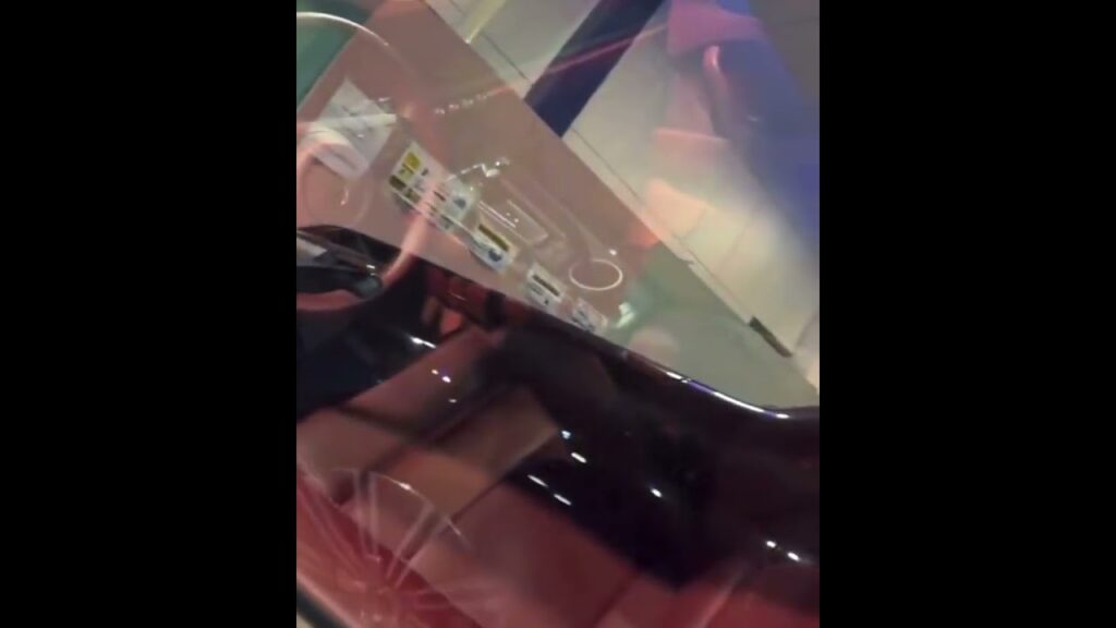 "Kalidou Koulibaly Impressionné par la Voiture d'Ali Al Bulaihi 😅"