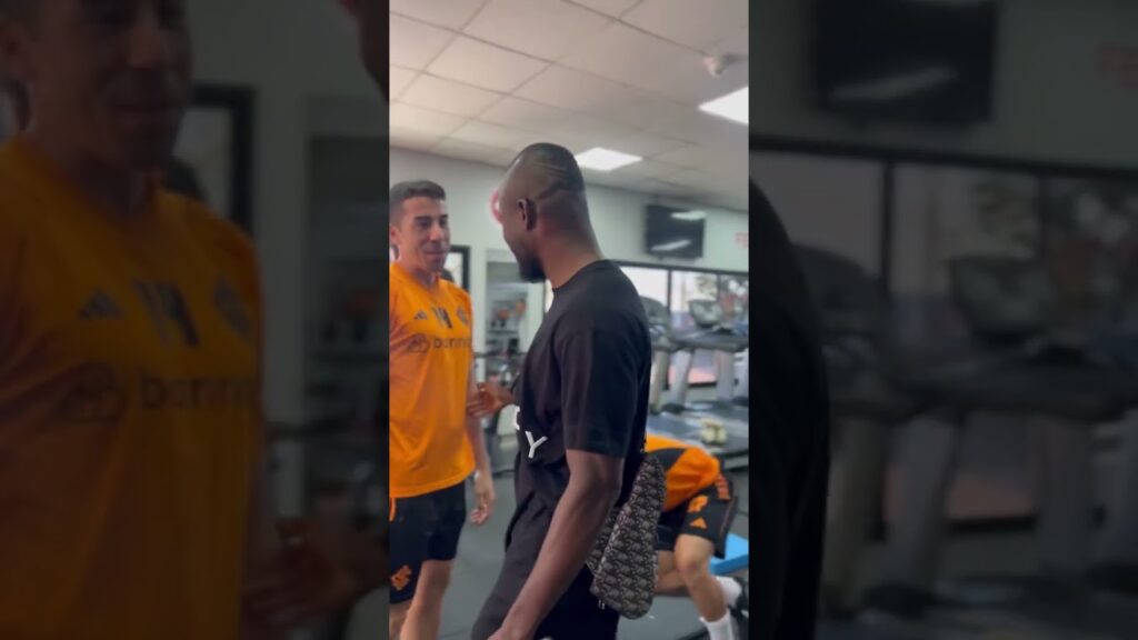 PRIMEIRO CONTATO DE ENNER VALENCIA COM O GRUPO DO INTER