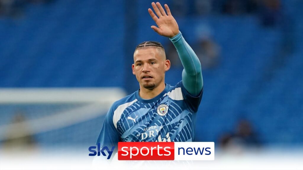 West Ham are in discussions over a loan move for Manchester City midfielder Kalvin Phillips.