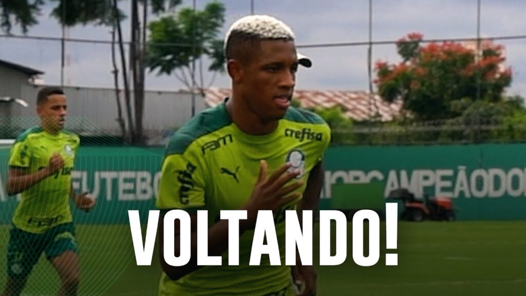 RECUPERADO, DANILO TREINA COM ELENCO