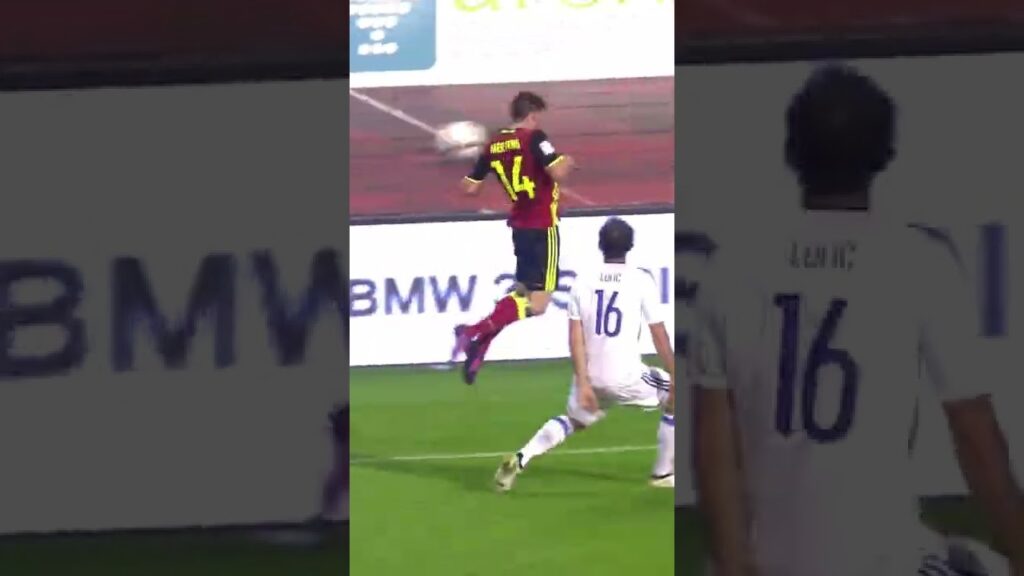 Dries Mertens putting his back into it 😎🪄 #football #shrots #viral #tranding