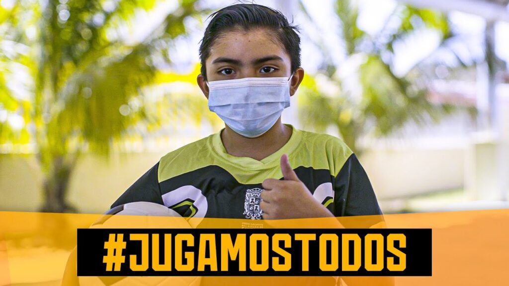 Raúl Jiménez interviewed by children from Mexico who benefitted from fan donations