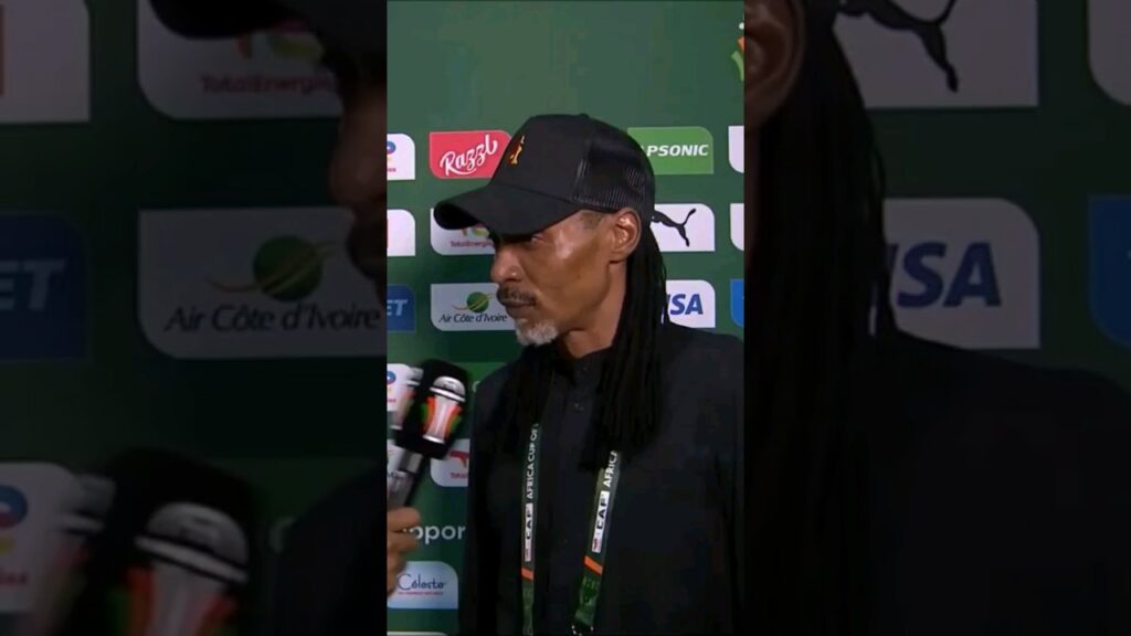 le selectionneur camerounais rigobert song apres le match contre nigeria
