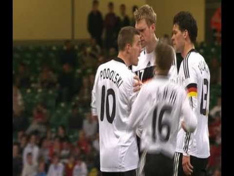 Poldi haut Ballack auf die Fresse Poldi haut Ballack auf die Fresse