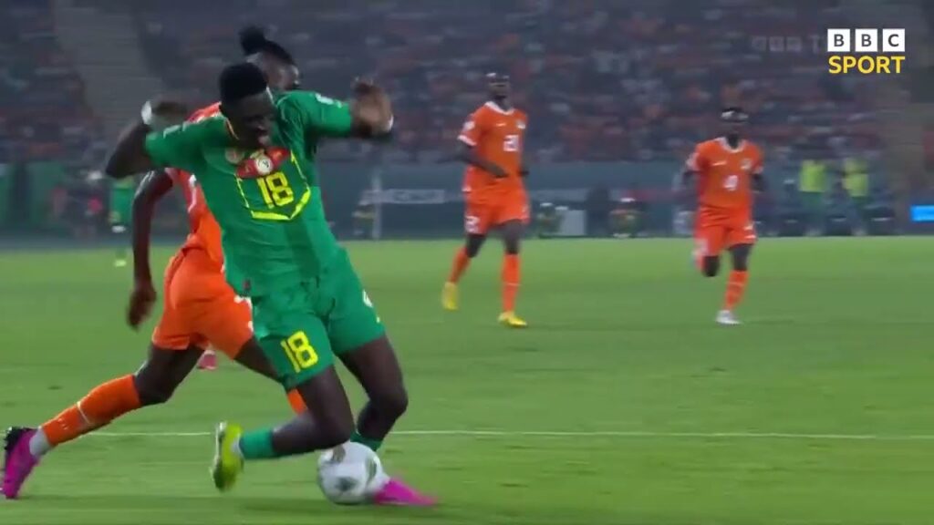 Le Penalty Non Sifflé Sur Ismaïla Sarr Choque Le Monde Entier 🥶