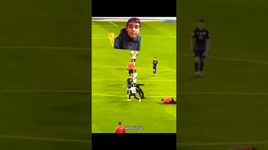 This kid🥶🥶😥 #football #soccer #keşfet #futbol #skills #skill #futebol #goals