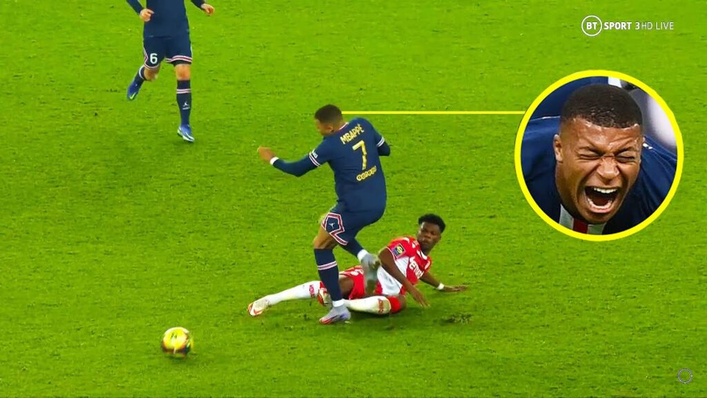 HOW did Aurelien Tchouameni Play against PSG?