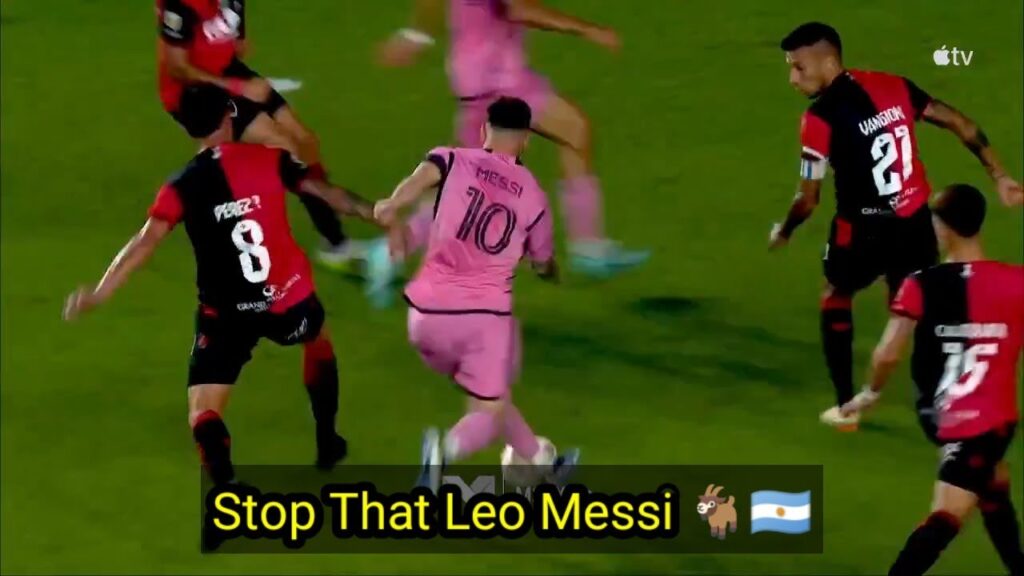 🤯 36 year old Lionel Messi dribbled 5 Newell's Old Boys players like in his prime 🐐🇦🇷