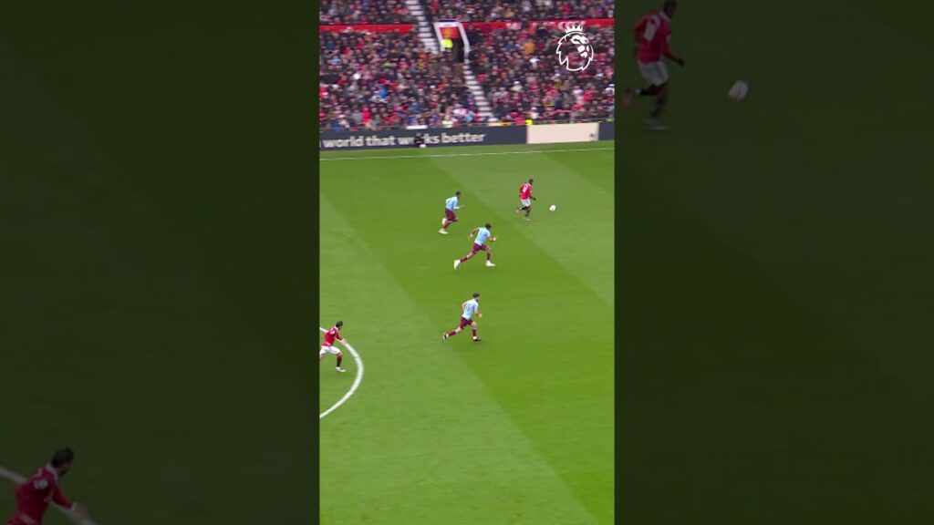 Emi Martinez saves. Bruno Fernandes scores!