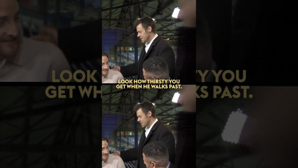 Harry Styles drops in on Super Sunday! 📸