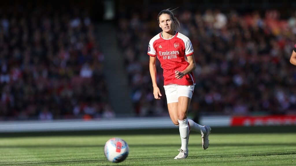 Space Invaders: Arsenal Women exploit space behind United defensive line