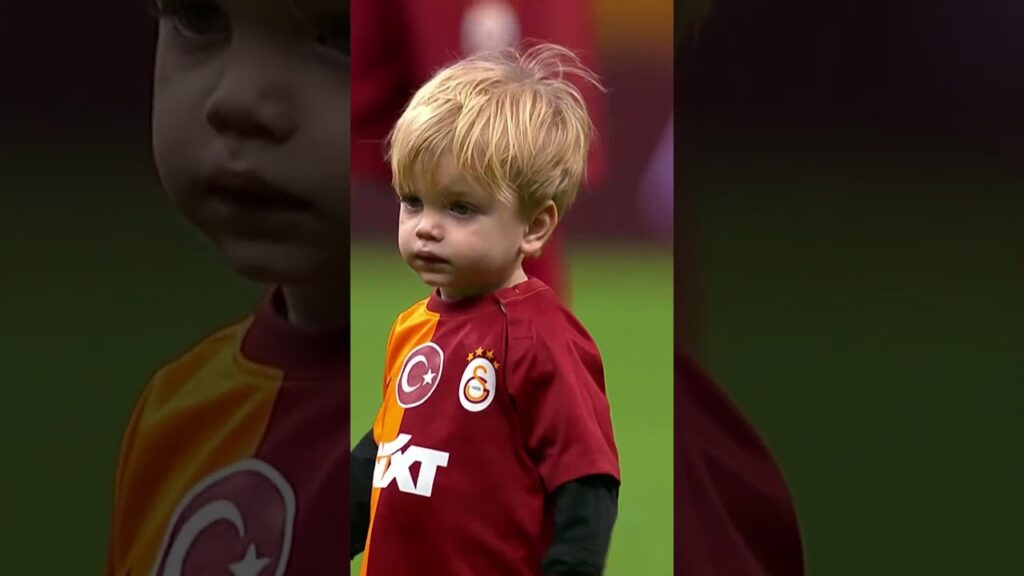 🦁 Galatasaray'ın Maç Sonu Üçlüsü Ciro Mertens'ten! #shorts #galatasaray