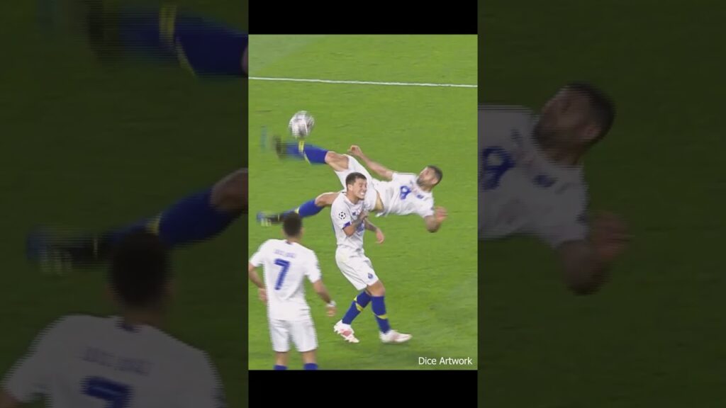 Mehdi Taremi: Defiance of Physics☠️⚽🚀#taremi #football #soccer #shorts #bicyclekick #طارمی #ایران