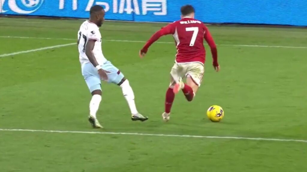 Controversial Penalty Drama: Neco Williams vs. West Ham | Nottingham Forest Clash