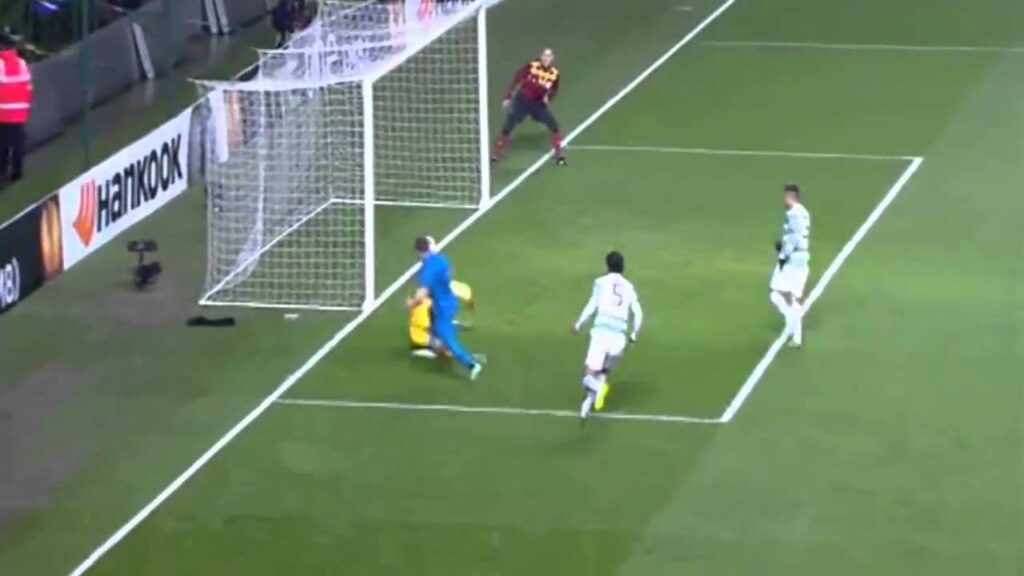 Xherdan Shaqiri Goal - Celtic vs Inter 2-3 ( Europa League ) 2015 HD.