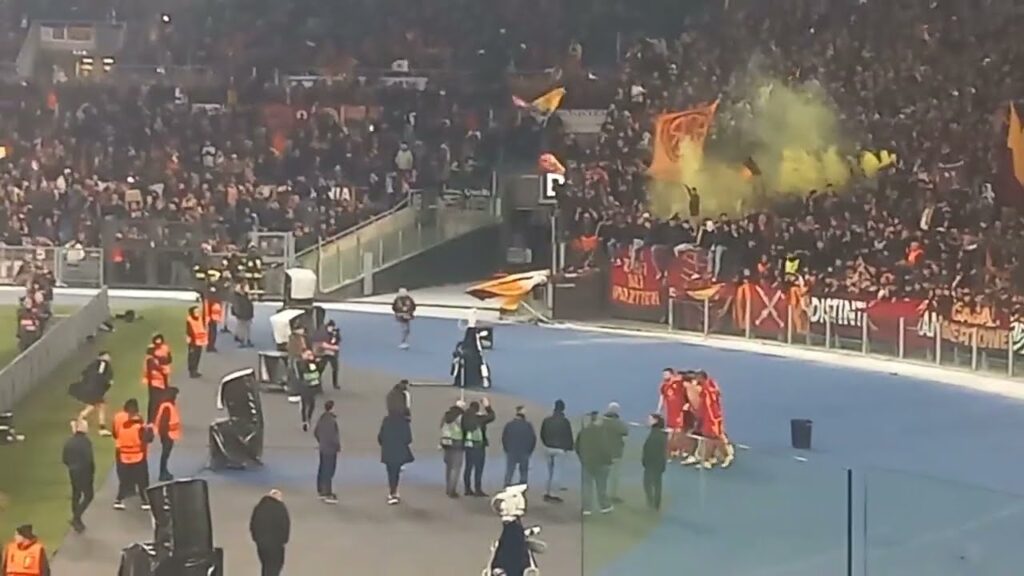 Roma-Feyenoord 5-3, il rigore di Zalewski, la corsa di Svilar e i festeggiamenti in campo