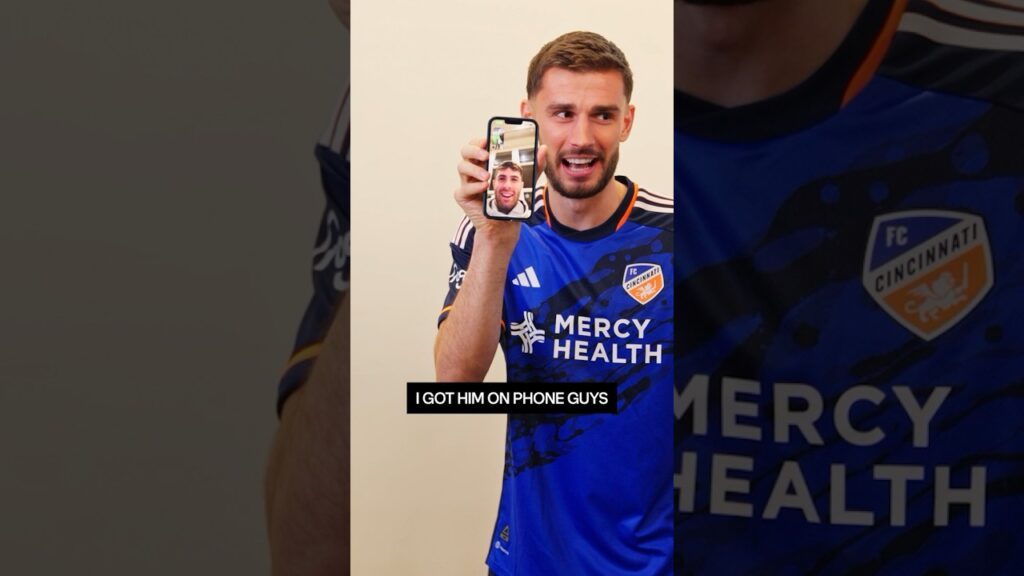 Pulisic ghosts Zimmerman but answers Miazga’s FaceTime 😂 #shorts #pulisic #facetime #usmnt