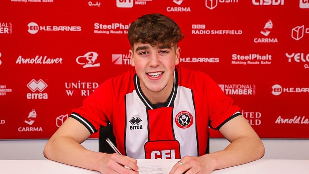 Arblaster signs new contract to 2028