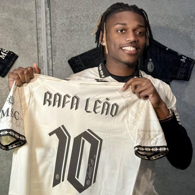 Is there any way I can buy the AC Milan fourth jersey with this name font? I’m not a big fan of the Serie A one.