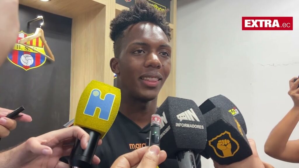 Djorkaeff Reasco no le para bola a las críticas