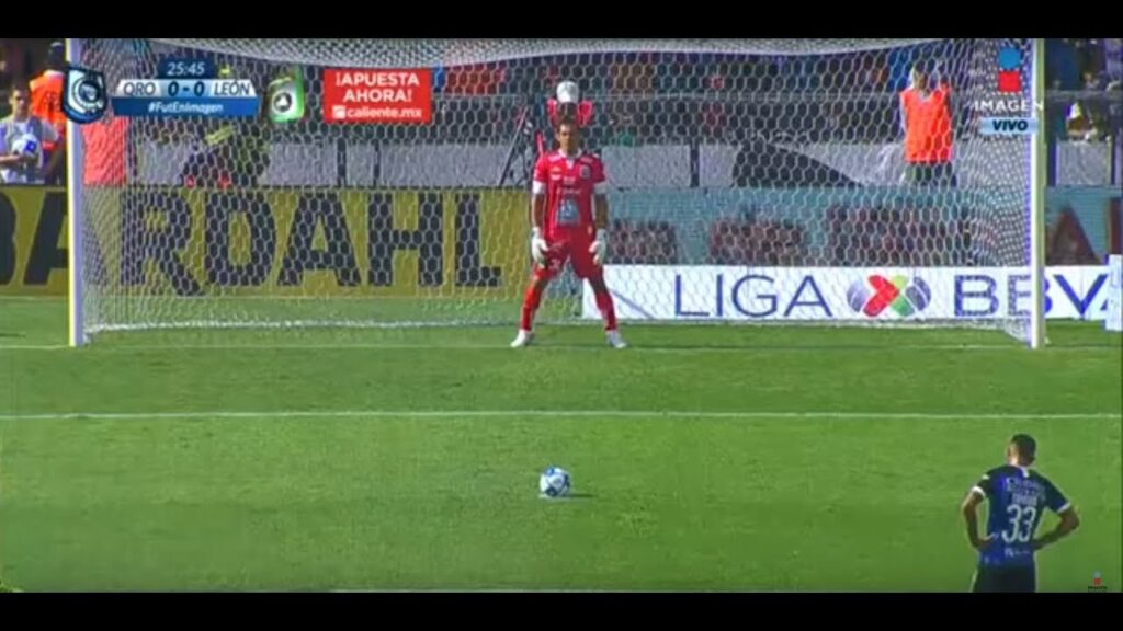 Luis Romo falla penal contra el León  | Querétaro vs León
