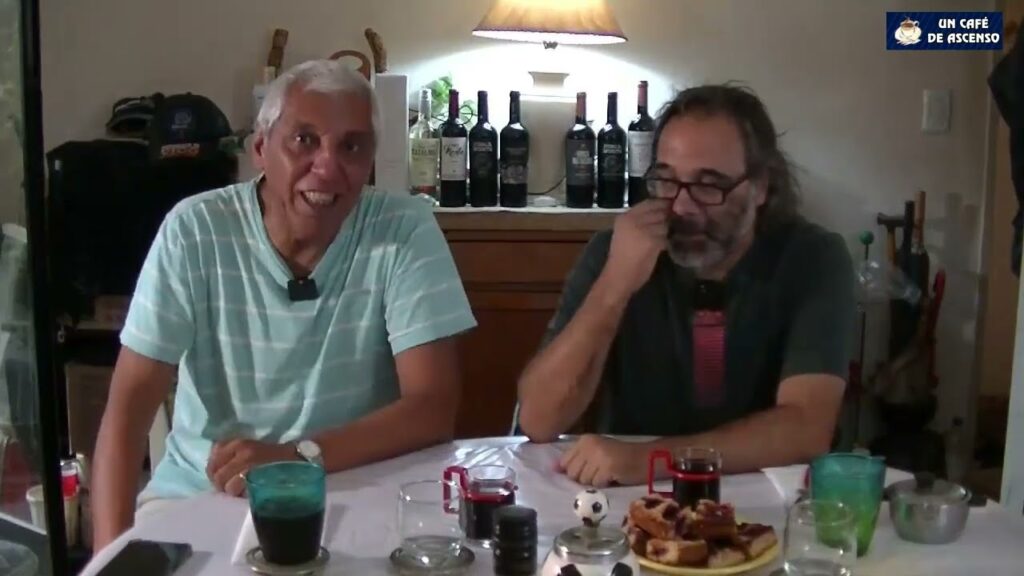 UN CAFÉ DE ASCENSO con Sebastián Crosta | Programa 10