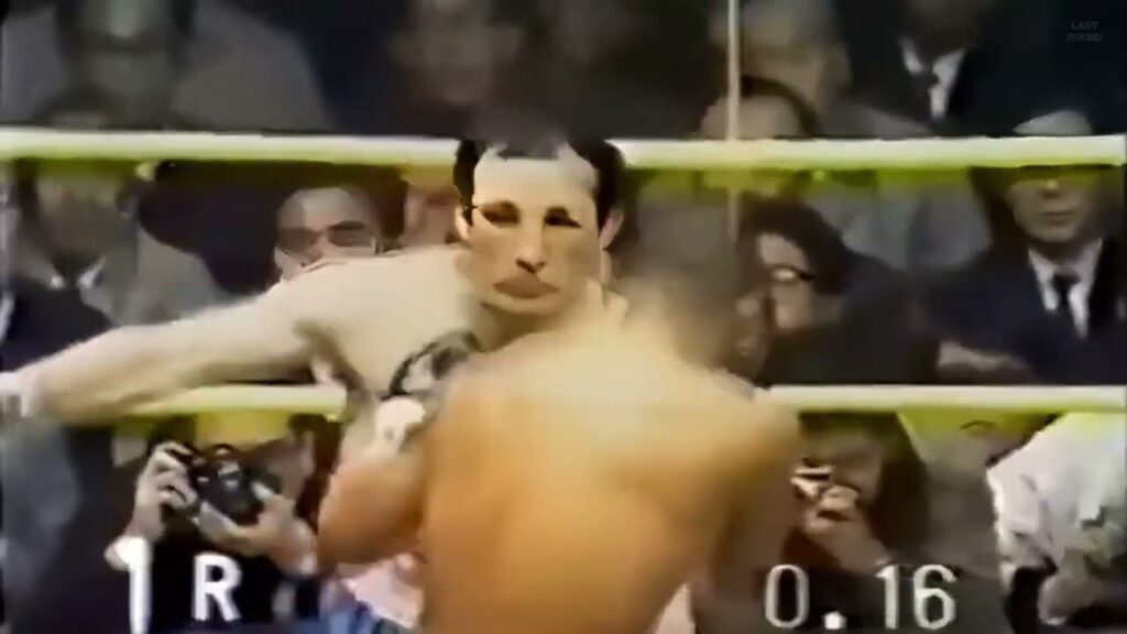 Nicolino Locche vs Paul Fuji (Full Fight Highlights)