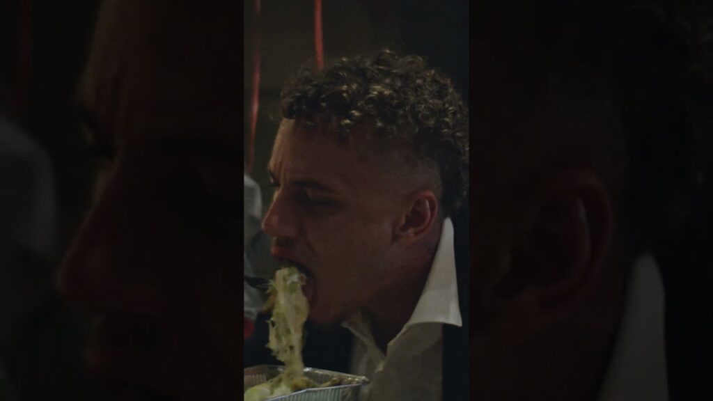 Noa Lang is NIET blij met dit drankje 🤣😡🍹 #noalang  #psv