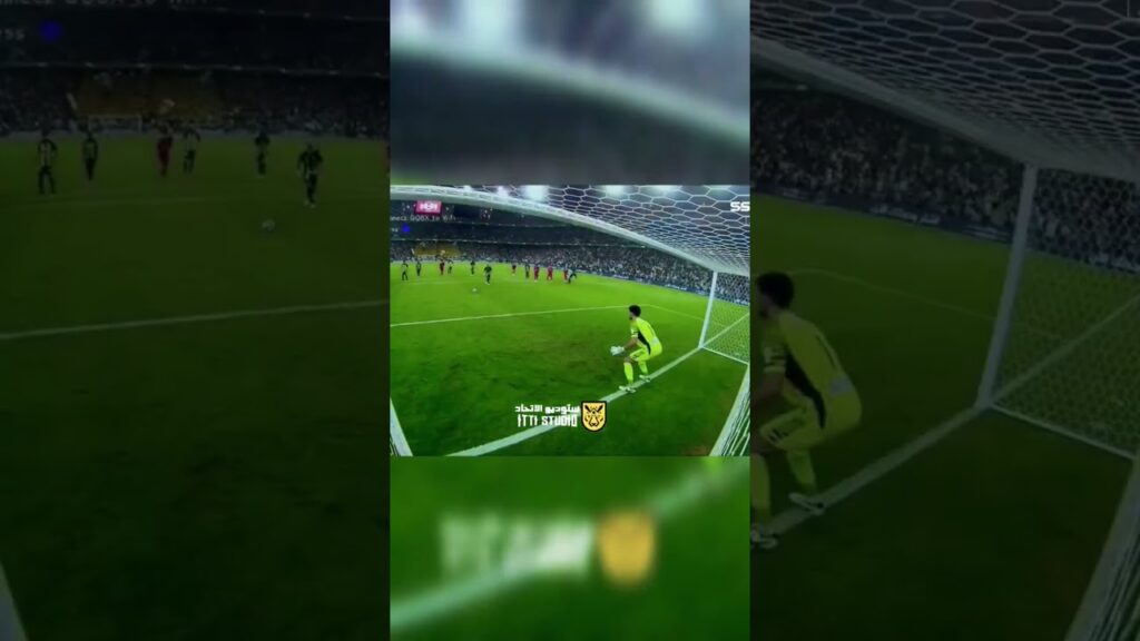 #Munir El Kajoui arrête un penalty de Karim Benzema en RSL 🇸🇦⛔️#shorts #الاتحاد_الوحدة