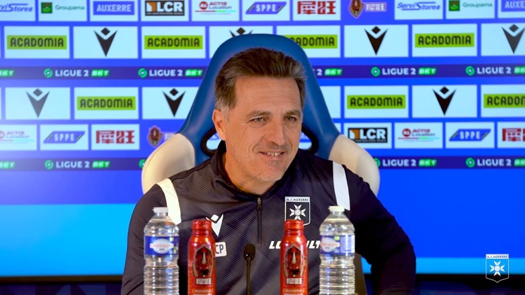 La conférence de presse de Christophe Pélissier et Elisha Owusu avant ASSE-AJA