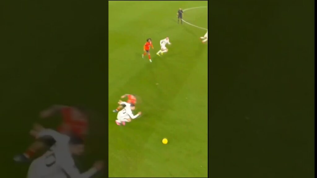 Diogo Dalot MOVEMENT 🫨🫨 #dalot #diogo #manutd #football #shorts #short #youtubeshorts #fyp #fypシ