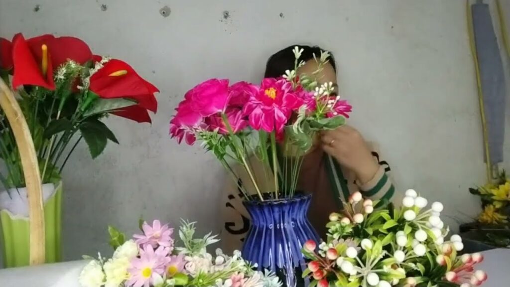 Chia sẻ cách cắm lẵng hoa thược dược màu hồng đậm