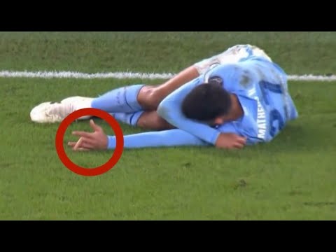 Matheus Nunes finger dislocation video | fans and players in shock