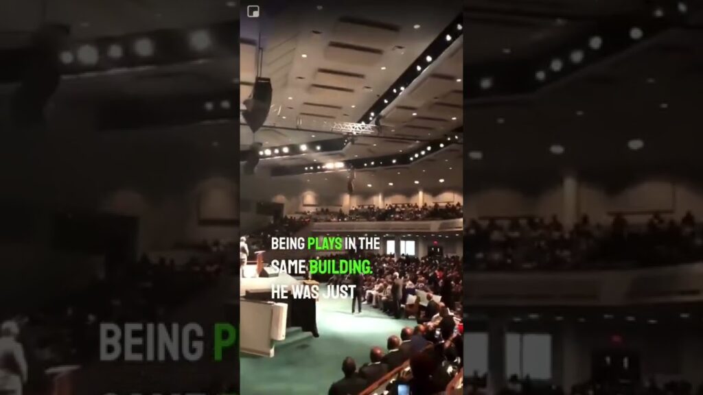 This Pastor flew into church on a zip-line 😂👏