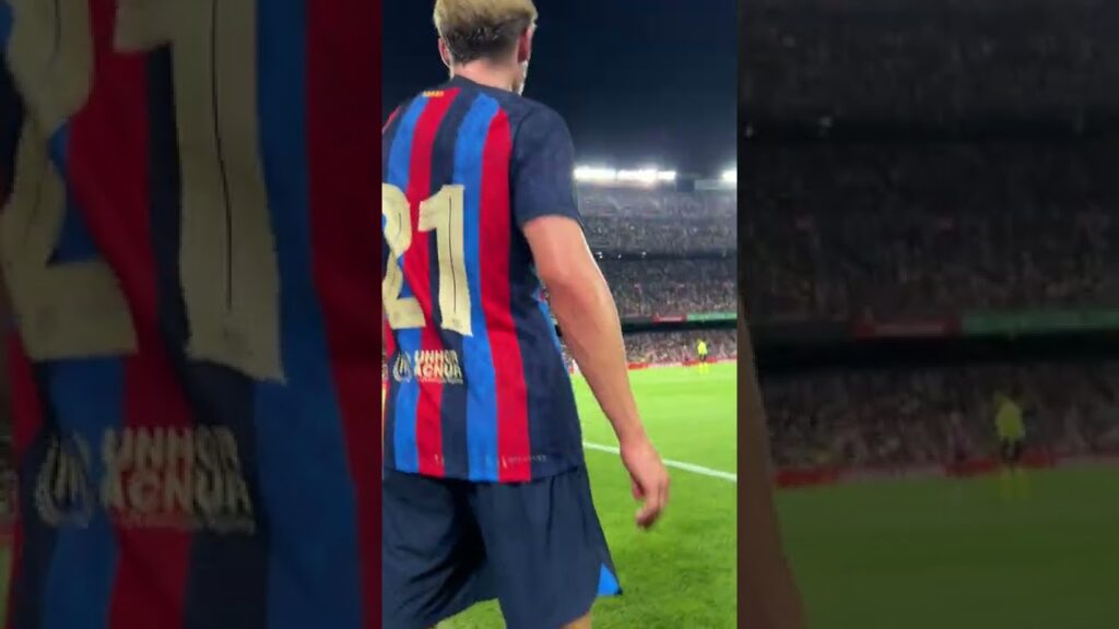 If you stretch your arm you can touch Frenkie 🤩🤳 #shorts