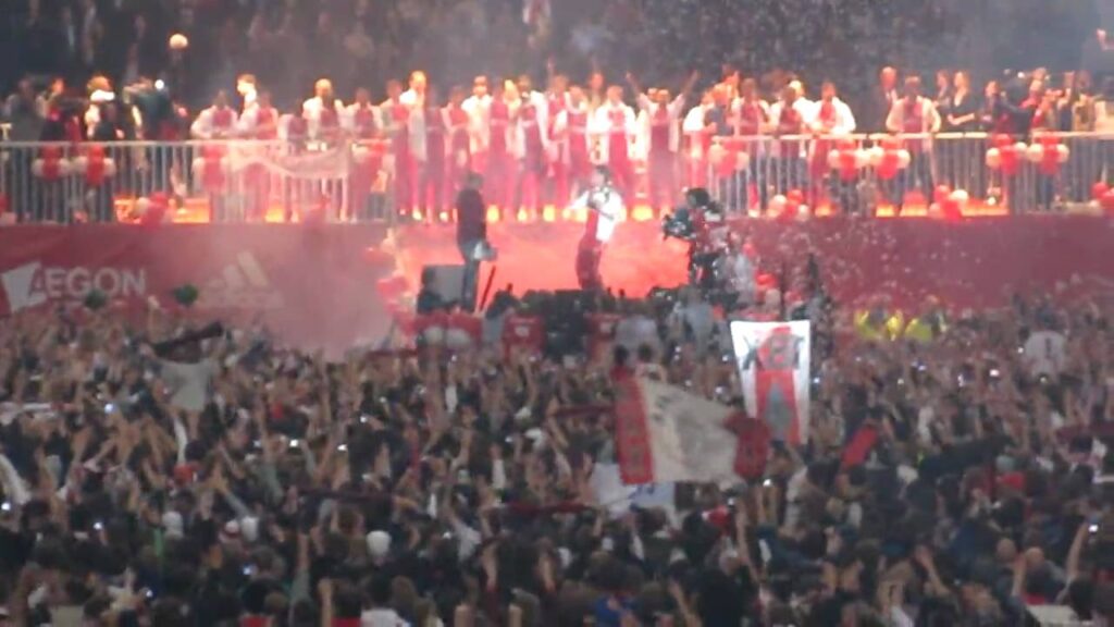 Huldiging Ajax Filmpje 15(Jan Vertonghen)