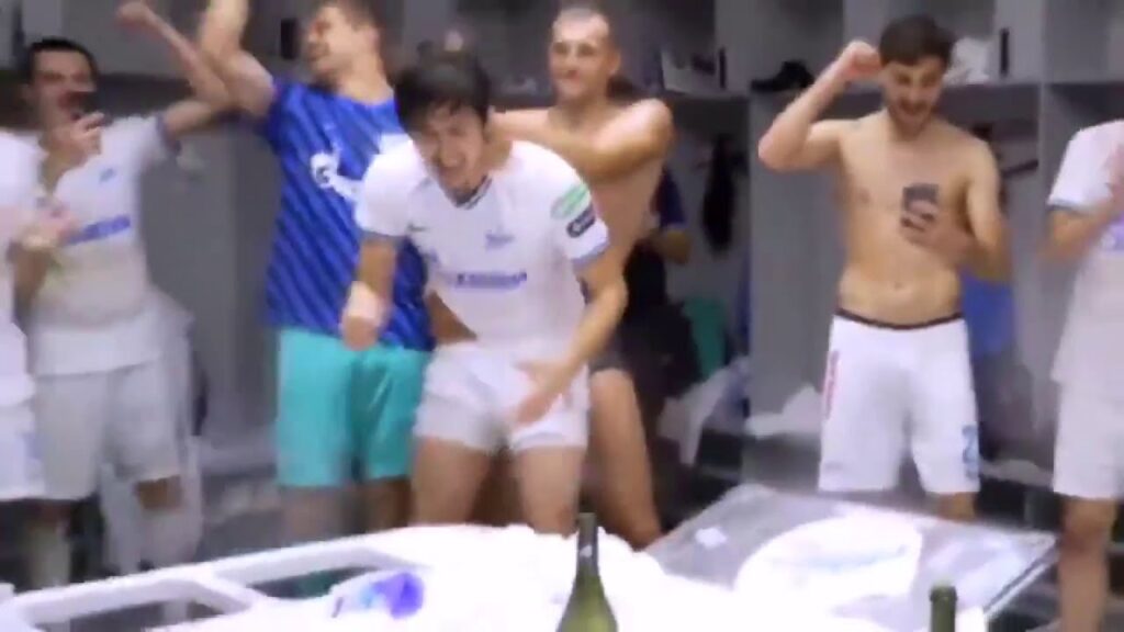 Sardar Azmoun from Iran and Dzyuba.