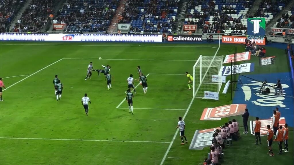 Soberbio gol de chilena de Rogelio Funes Mori